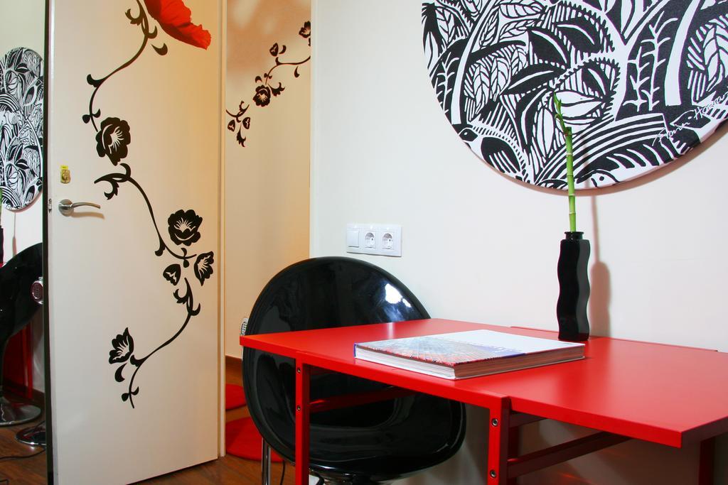 Poprooms Barcelona Room photo